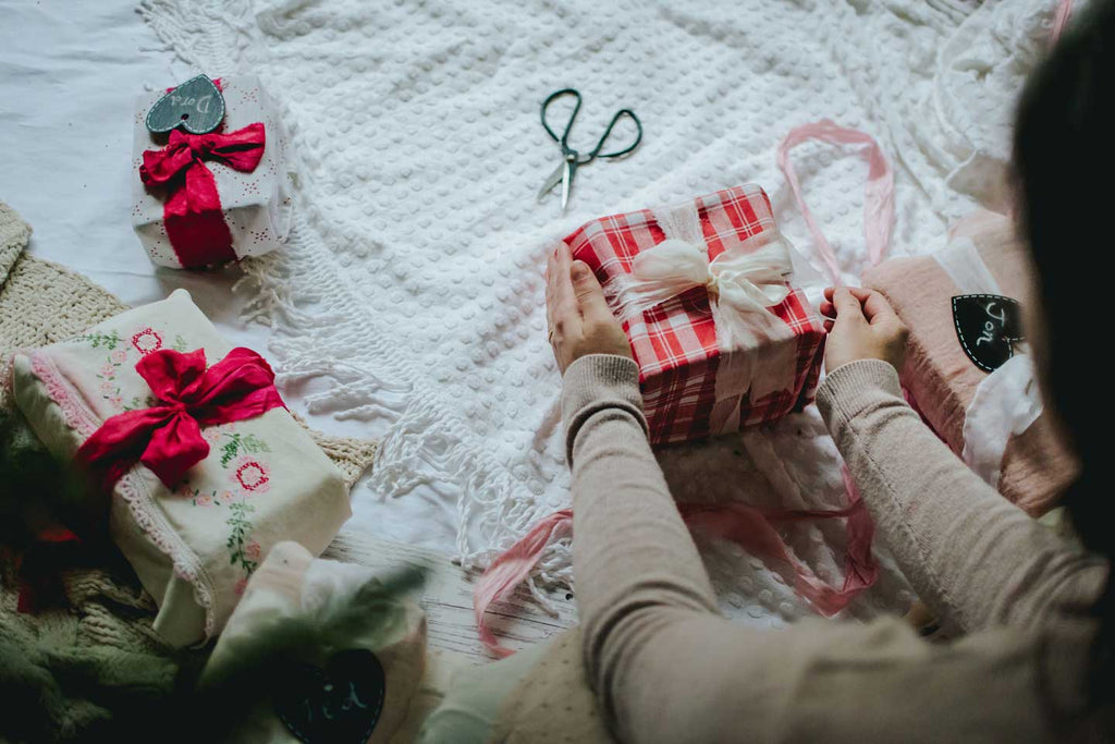7 secret items for Beautiful, eco-friendly & upcycled holiday wrapping